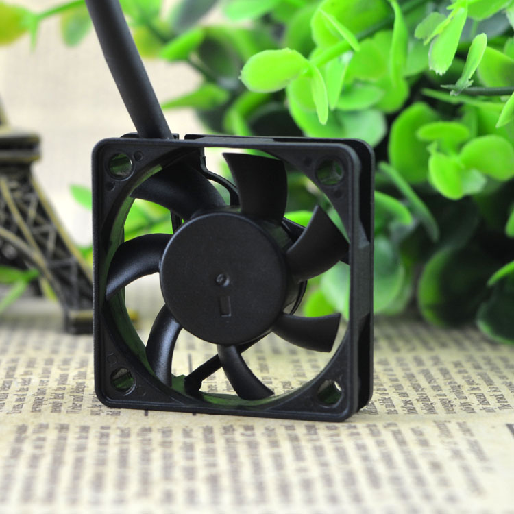 Original AVC DS04010B12H Cooling Fan 12V 0.11A 1.32W 3wires DS04010B12H Fans